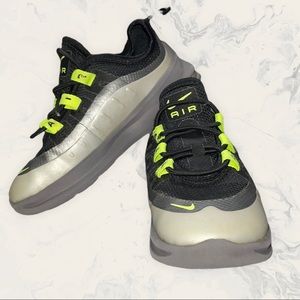 Nike Air Max Axis GS kids size 7C